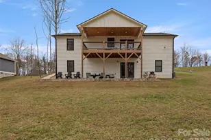 127 Walt Dr, Hendersonville, NC 28792 - Photo 1