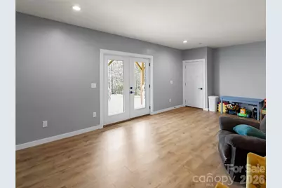 127 Walt Drive, Hendersonville, NC 28792 - Photo 21