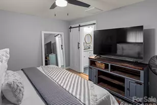 127 Walt Dr, Hendersonville, NC 28792 - Photo 15