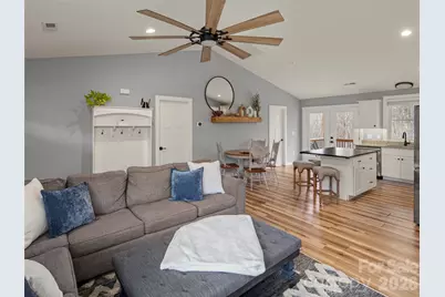 127 Walt Drive, Hendersonville, NC 28792 - Photo 7