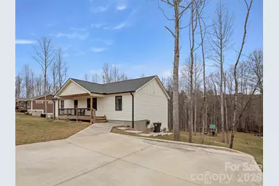 127 Walt Drive, Hendersonville, NC 28792 - Photo 3