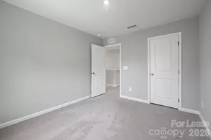 8040 Mulberry Gln Ln, Charlotte, NC 28215 - Photo 15