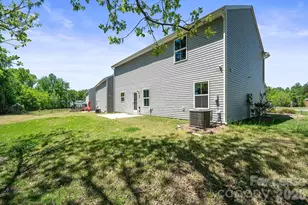 8040 Mulberry Gln Ln, Charlotte, NC 28215 - Photo 33