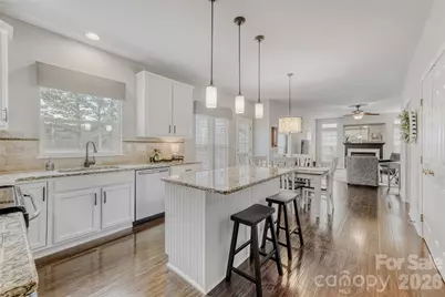 4123 Meadowview Hills Drive, Charlotte, NC 28269 - Photo 13