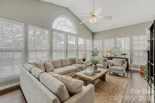 4123 Meadowview Hills Dr, Charlotte, NC 28269 - Photo 15