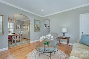 1825 Lombardy Cir, Charlotte, NC 28203 - Photo 9