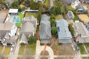 1825 Lombardy Cir, Charlotte, NC 28203 - Photo 3