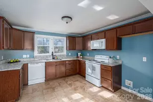 389 Carson Dr, Gastonia, NC 28052 - Photo 13