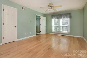 3800 Armitage Dr, Charlotte, NC 28269 - Photo 9