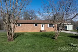 2576 Kingston St, Newton, NC 28658 - Photo 3