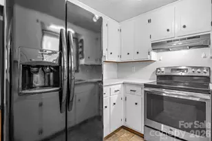 2576 Kingston St, Newton, NC 28658 - Photo 9