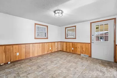 2576 Kingston Street, Newton, NC 28658 - Photo 7