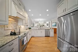 2 Meadow Vista Ct, Asheville, NC 28803 - Photo 5