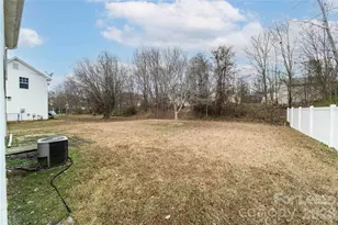 2116 Sebastiani Dr, Charlotte, NC 28214 - Photo 9