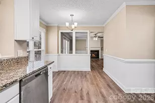 7208 Insdale Ct, Charlotte, NC 28269 - Photo 11