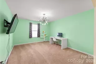 10229 Snowbell Ct, Charlotte, NC 28215 - Photo 7