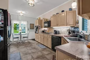 20 Country Meadows Ln, Hendersonville, NC 28792 - Photo 5