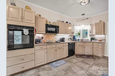 20 Country Meadows Lane, Hendersonville, NC 28792 - Photo 5