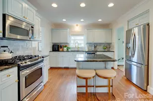 3221 Sunset Dr, Charlotte, NC 28209 - Photo 15