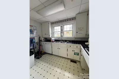 420 Harper Avenue NW, Lenoir, NC 28645 - Photo 9