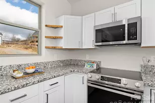 186 Travelers Point, Waynesville, NC 28785 - Photo 11