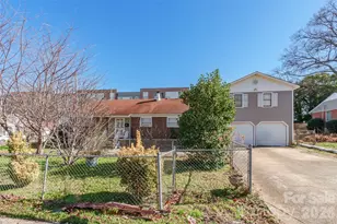 3819 Ellenwood Pl, Charlotte, NC 28217 - Photo 3