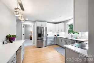 15 Pine Ridge Ct, Fletcher, NC 28732 - Photo 5