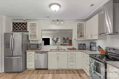 6038 Netherwood Drive, Charlotte, NC 28210 - Photo 7