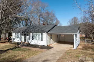 1453 19th Ave NE, Hickory, NC 28601 - Photo 3