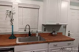 4033 W Tyvola Rd, Charlotte, NC 28208 - Photo 39