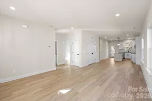 1562 7th Ave Dr SW, Hickory, NC 28602 - Photo 5