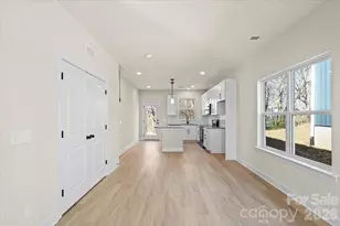 1562 7th Ave Dr SW, Hickory, NC 28602 - Photo 7