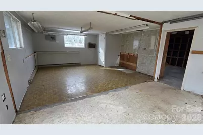 1627 Greenville Highway, Hendersonville, NC 28792 - Photo 41