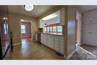 1627 Greenville Highway, Hendersonville, NC 28792 - Photo 19