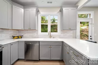 204 Maple Avenue, Marion, NC 28752 - Photo 5