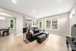 204 Maple Ave, Marion, NC 28752 - Photo 9