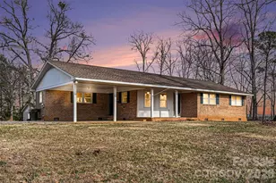 238 Lakeview Dr, Blacksburg, SC 29702 - Photo 1