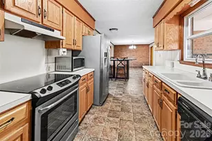 238 Lakeview Dr, Blacksburg, SC 29702 - Photo 5