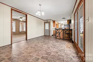 238 Lakeview Dr, Blacksburg, SC 29702 - Photo 3