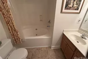 401 Hurston Circle, Charlotte, NC 28208 - Photo 13