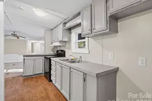 1212 Easy St, Hendersonville, NC 28791 - Photo 19