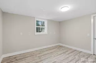 1212 Easy St, Hendersonville, NC 28791 - Photo 29