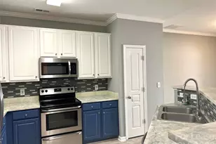 8378 Chaceview Ct, Charlotte, NC 28269 - Photo 7