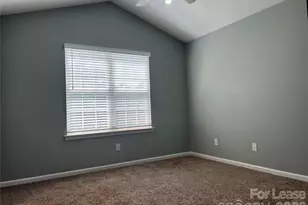 8378 Chaceview Ct, Charlotte, NC 28269 - Photo 11