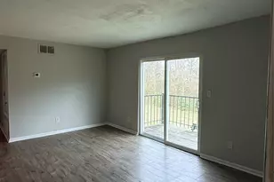 702 Farmhurst Dr, Charlotte, NC 28217 - Photo 3