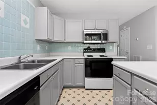 1823 Birch Heights Ct, Charlotte, NC 28213 - Photo 7