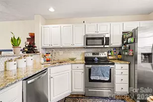 6416 St Bernard Way, Charlotte, NC 28269 - Photo 3