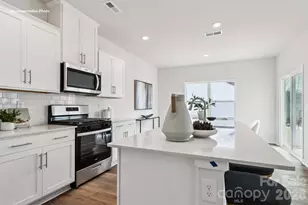 1126 Foxberry Ln, Maiden, NC 28650 - Photo 9