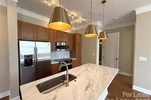 2810 Selwyn Ave, Charlotte, NC 28209 - Photo 3