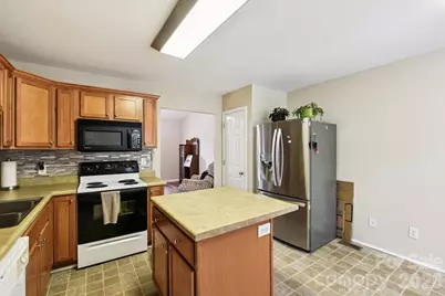 2041 Brantley Creek Drive, Kannapolis, NC 28083 - Photo 7